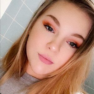 Meet your Posher, Carly